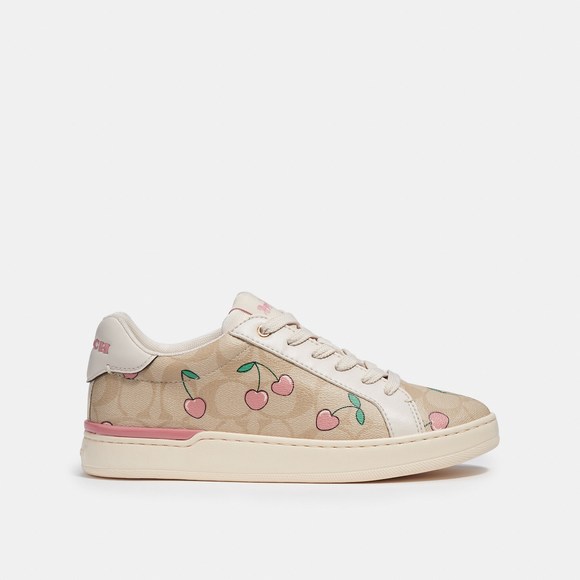 NWT Coach Outlet Clip Low Top Sneaker In Signature Canvas Heart Cherry Print - Picture 3 of 5